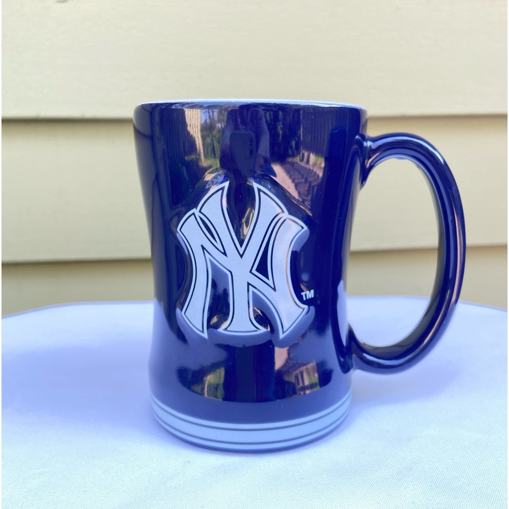 MLB NEW YORK YANKEES COFFEE CUP 14OZ RAISED RELIEF MUG NAVY WHITE BASEBALL MUG⚾️